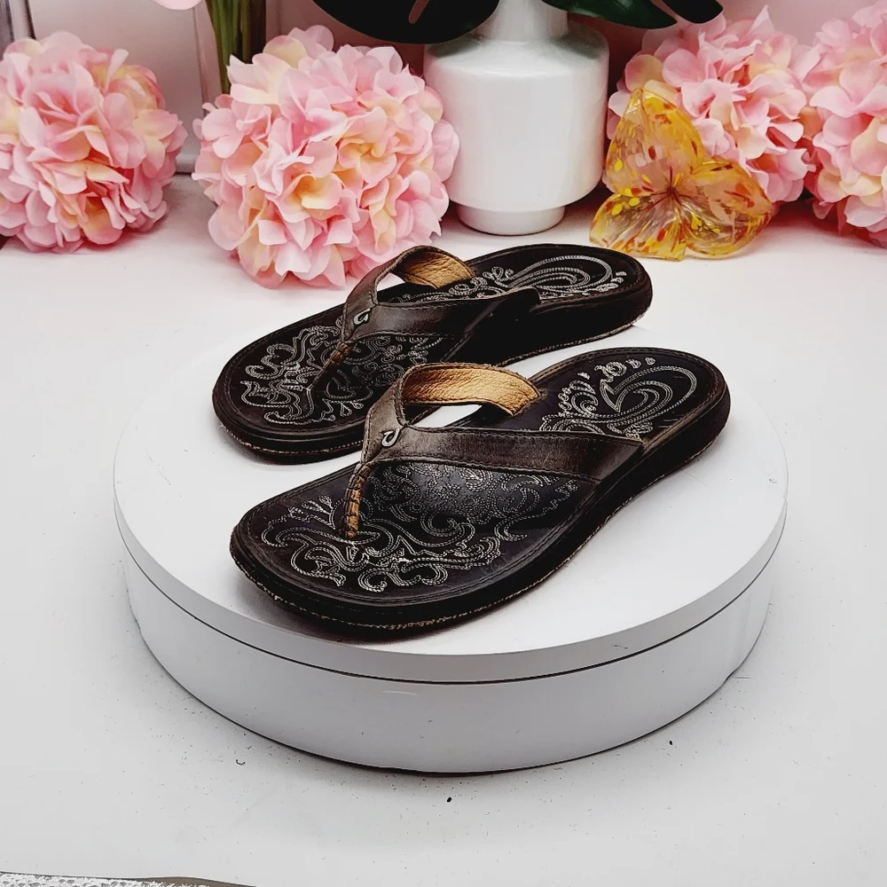 OluKai Waimea Flip Flops Brown Leather Slides Slip On Sandals Comfort Size W7